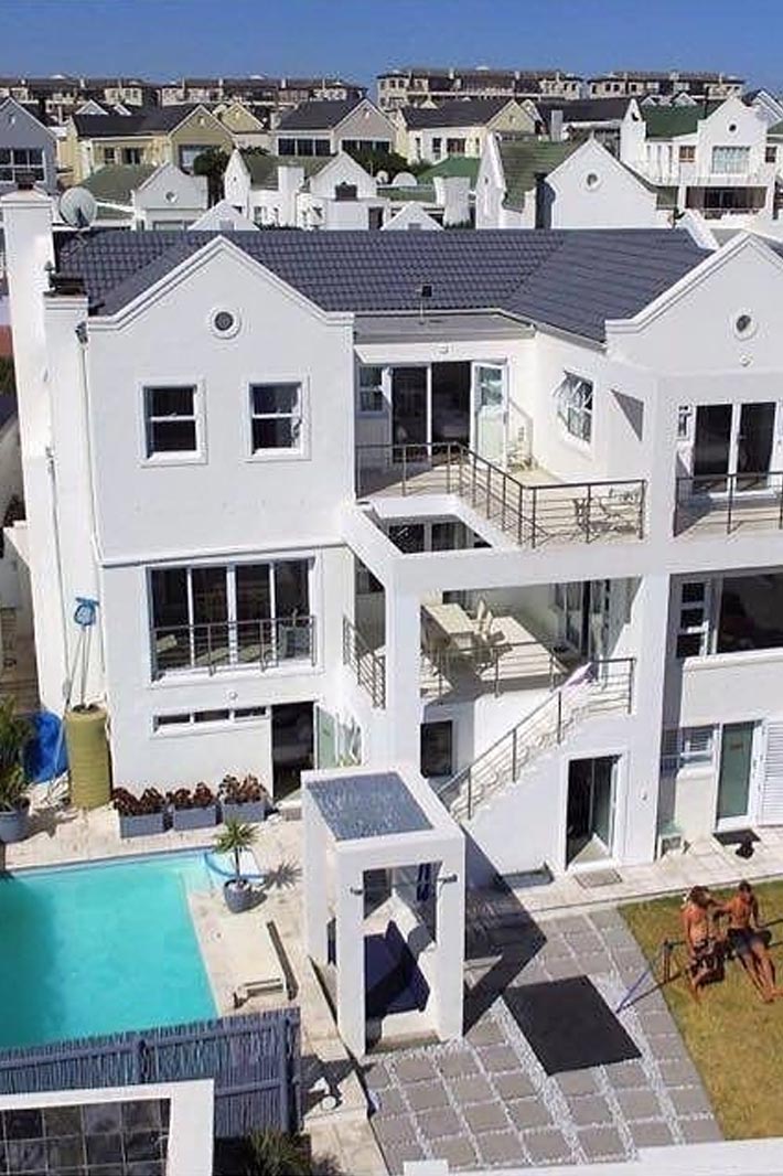 kitesurfing accommodation in cape town